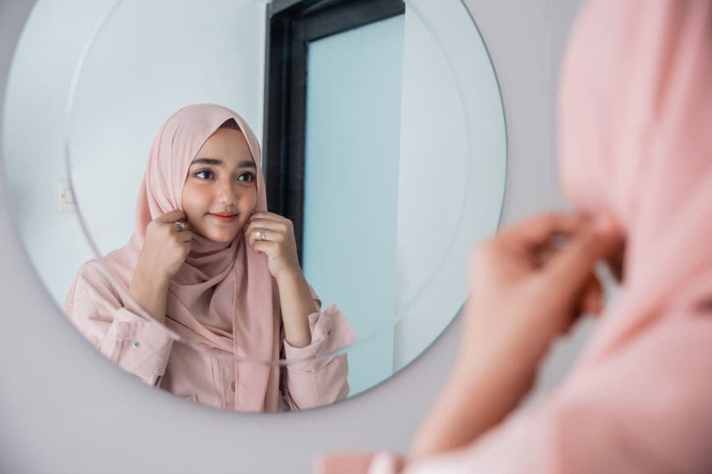 8 soothing affirmations to repeat when anxiety strikes