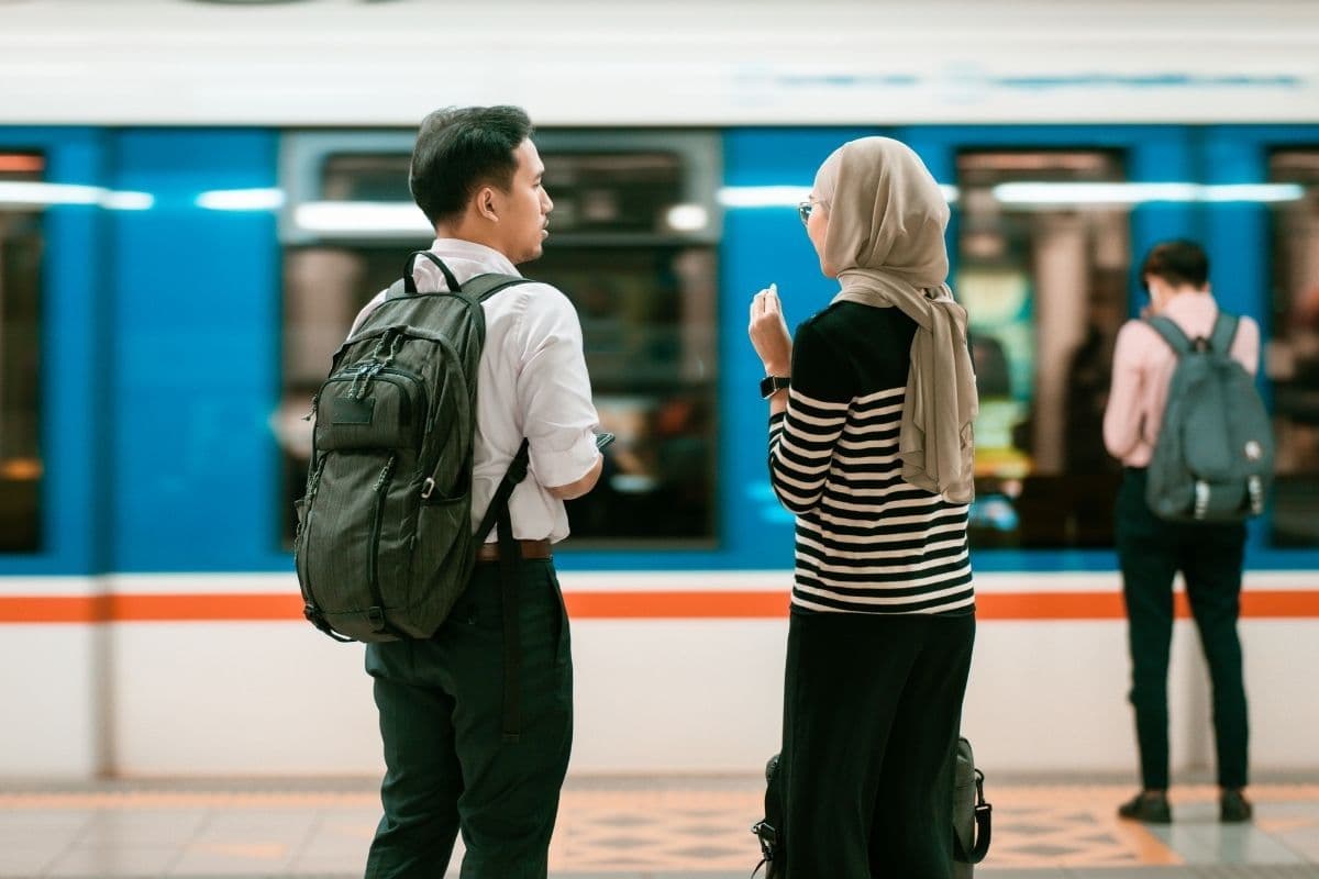 Small talk helped UK public through difficult year, study reveals
