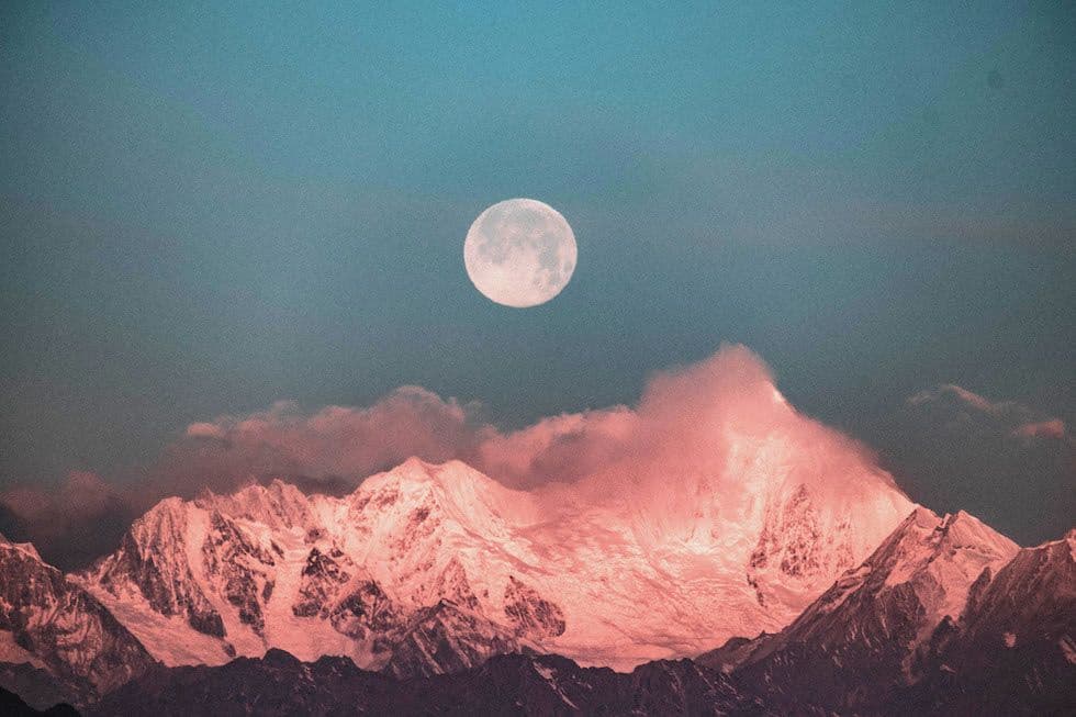 What is lunar insomnia?
