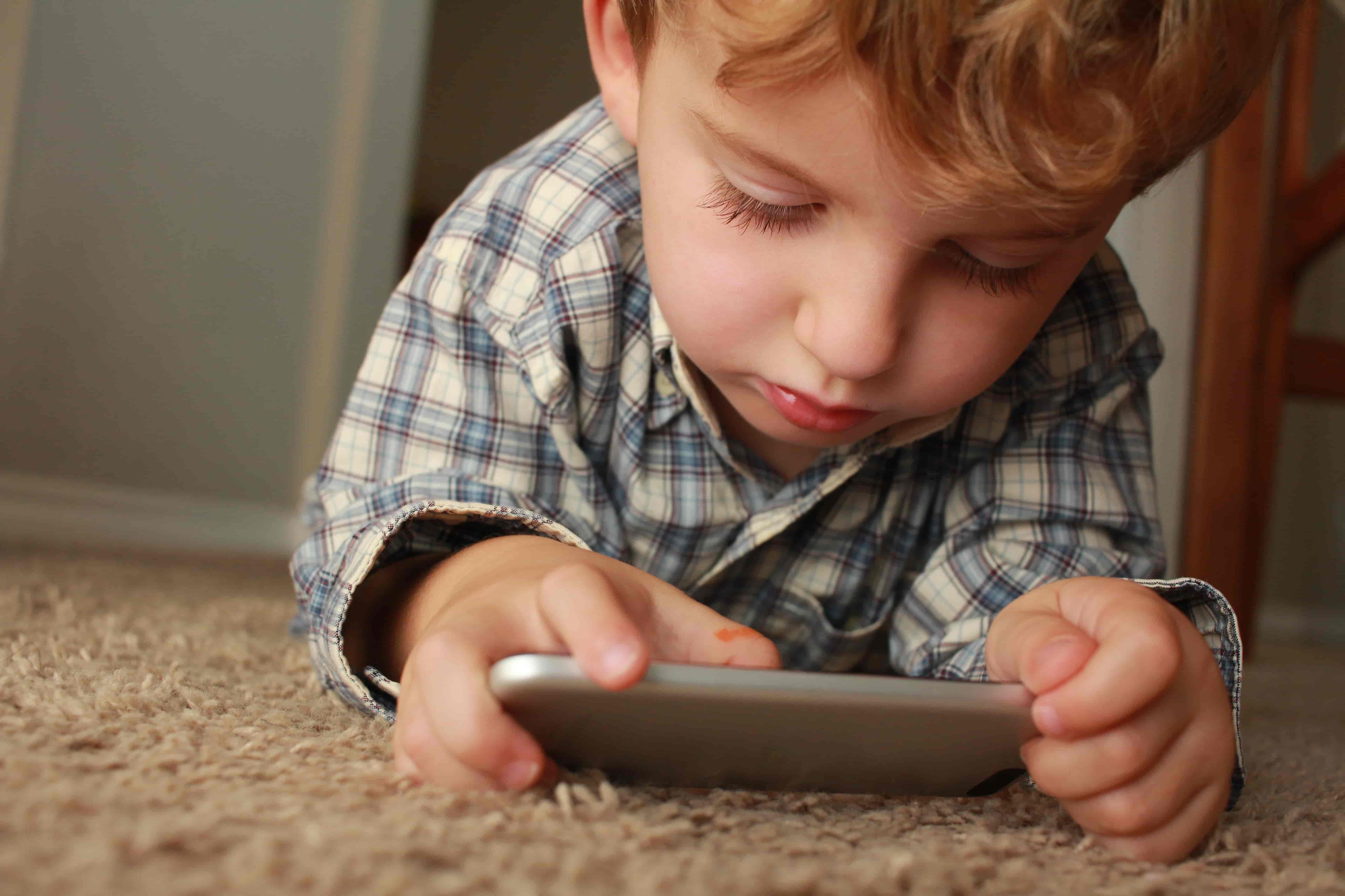 Government To Create Social Media Guidelines For Young People