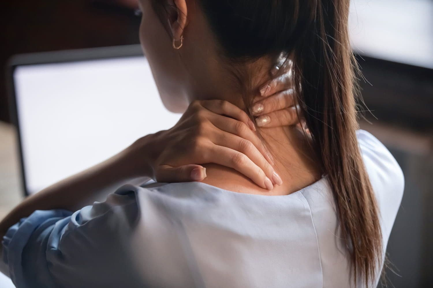 How to avoid back pain while working from home