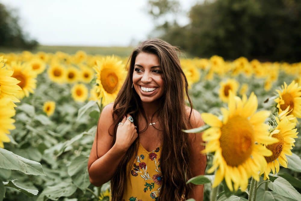 How can hypnotherapy help cultivate a positive mindset?