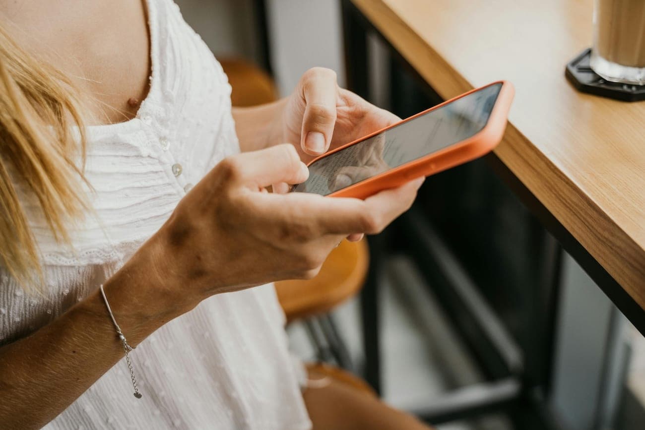 'Left on read' by a friend? Michelle Elman gives her advice on what to do about it